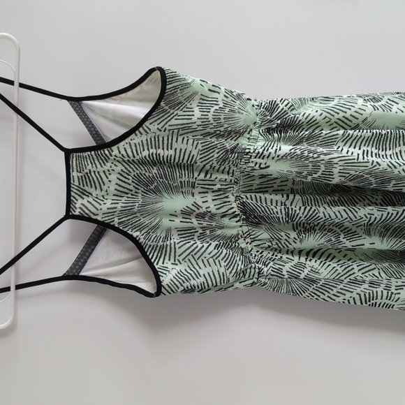 Dynamite green print dress small - Picture 4 of 6